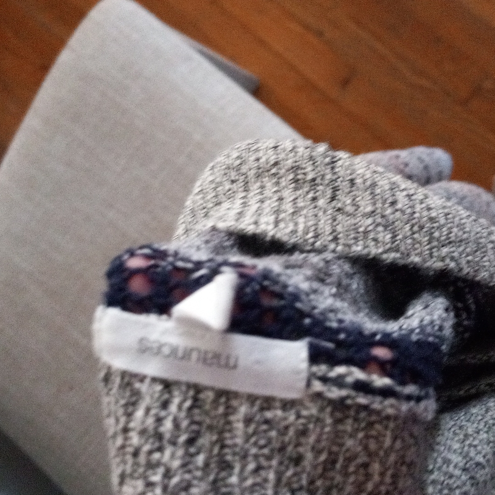 Sweater - Picture 4 of 5